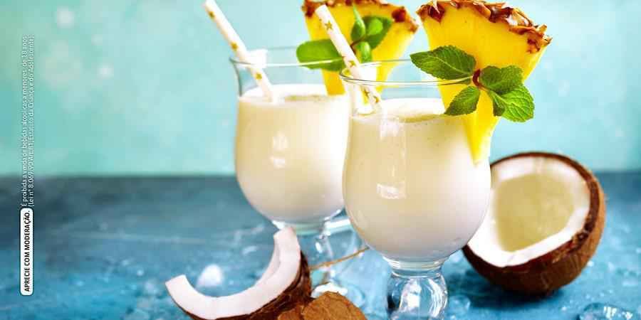 cachaça com abacaxi e coco