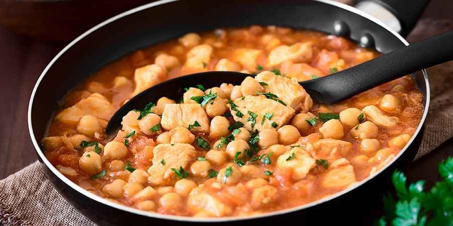 sopa de frango com grão de bico